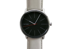 Lade das Bild in den Galerie-Viewer, O | C29 Schwarze Linie | Perlweißes Sattelleder