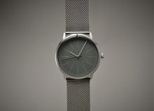 Lade das Bild in den Galerie-Viewer, P | C29 Graue Linie | Milanaise-Armband